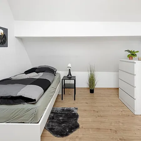Schoene 3-zimmer-wohnung In Apartamento *